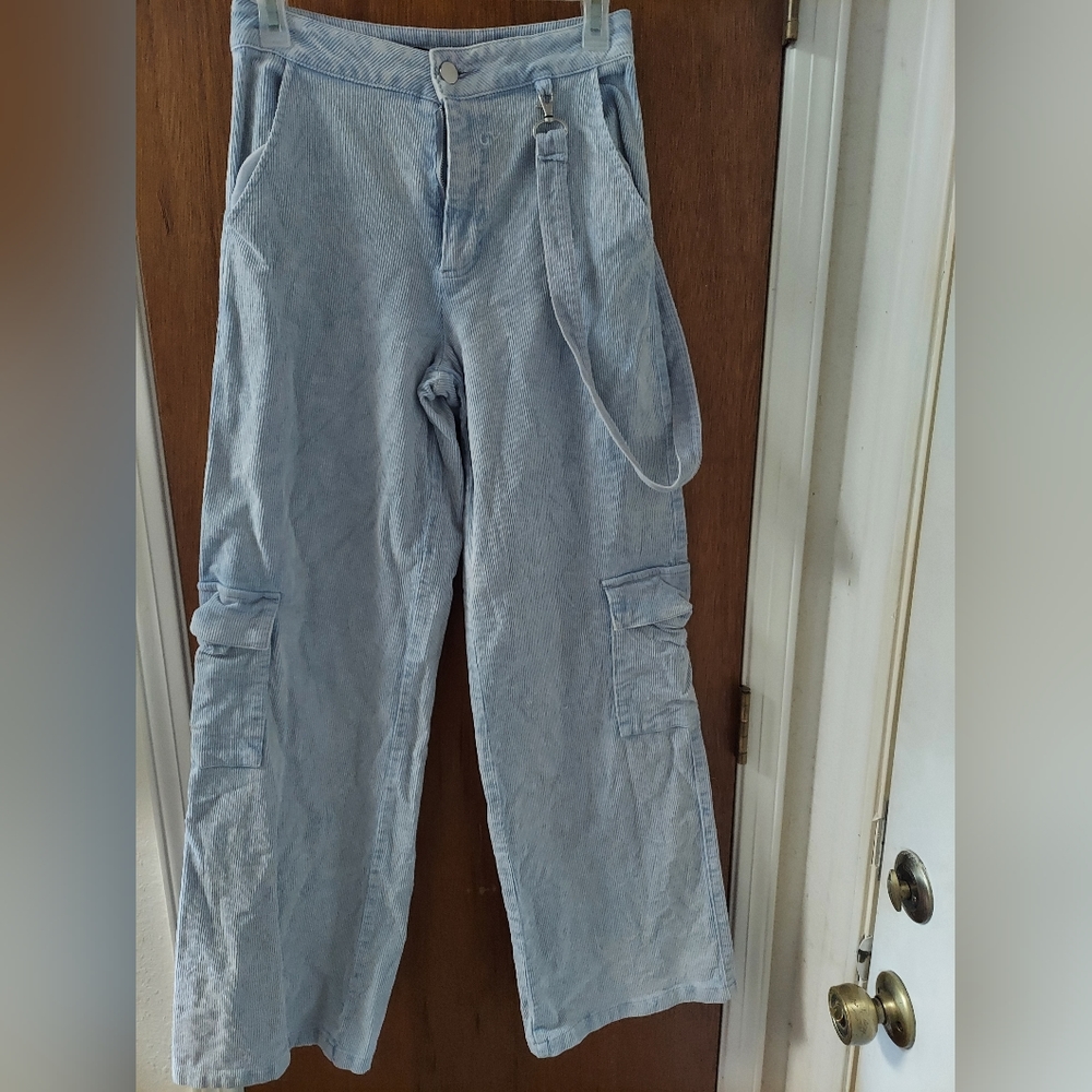 Forever 21 wide leg corduroy pants with cargo pockets. Size S.